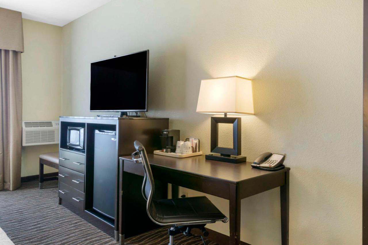 Deluxe King Studio at Best Western Plus Ellensburg Hotel