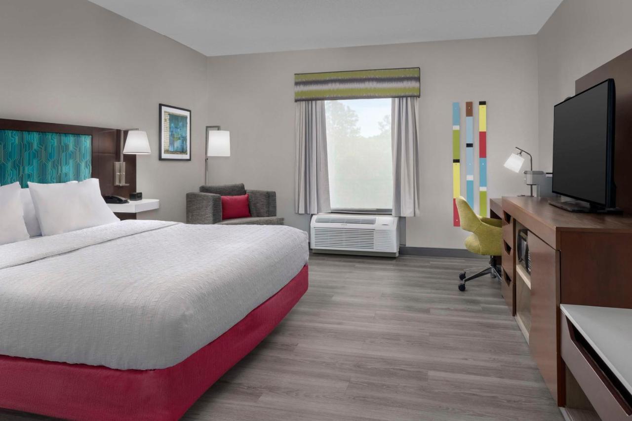 King Room with Bath Tub - Disability/Hearing Access at Hampton Inn Birmingham I-65/Lakeshore Drive