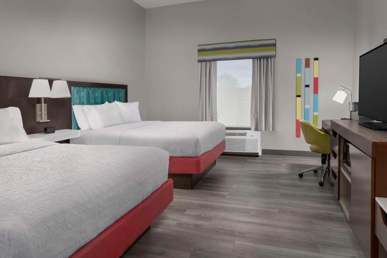 Queen Room with Two Queen Beds - Bath Tub - Disability Access at Hampton Inn Birmingham I-65/Lakeshore Drive