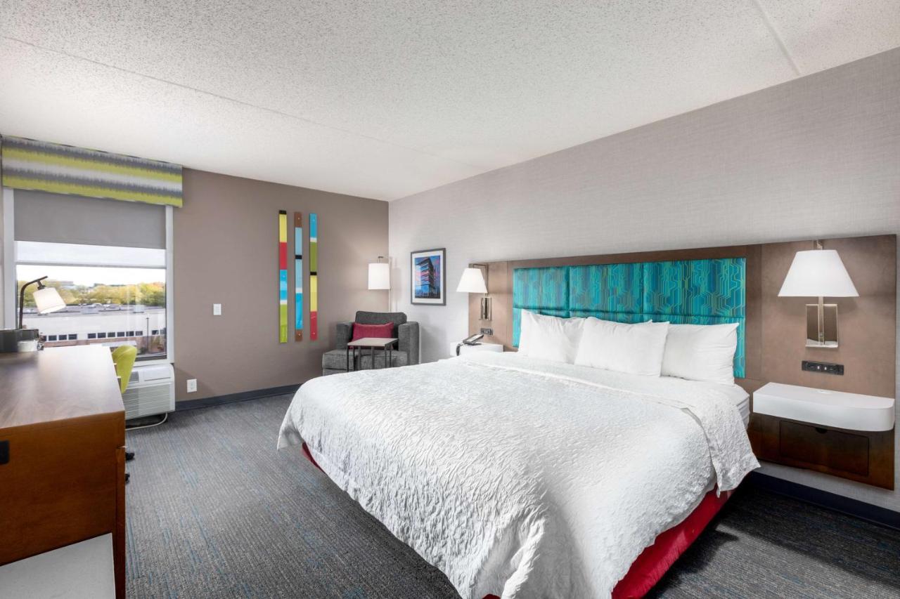 King Room with Roll-In Shower - Mobility Accessible at Hampton Inn Columbus/Dublin
