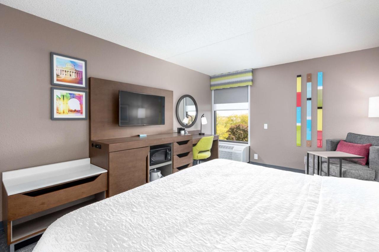 King Room with Roll-In Shower - Mobility Accessible at Hampton Inn Columbus/Dublin