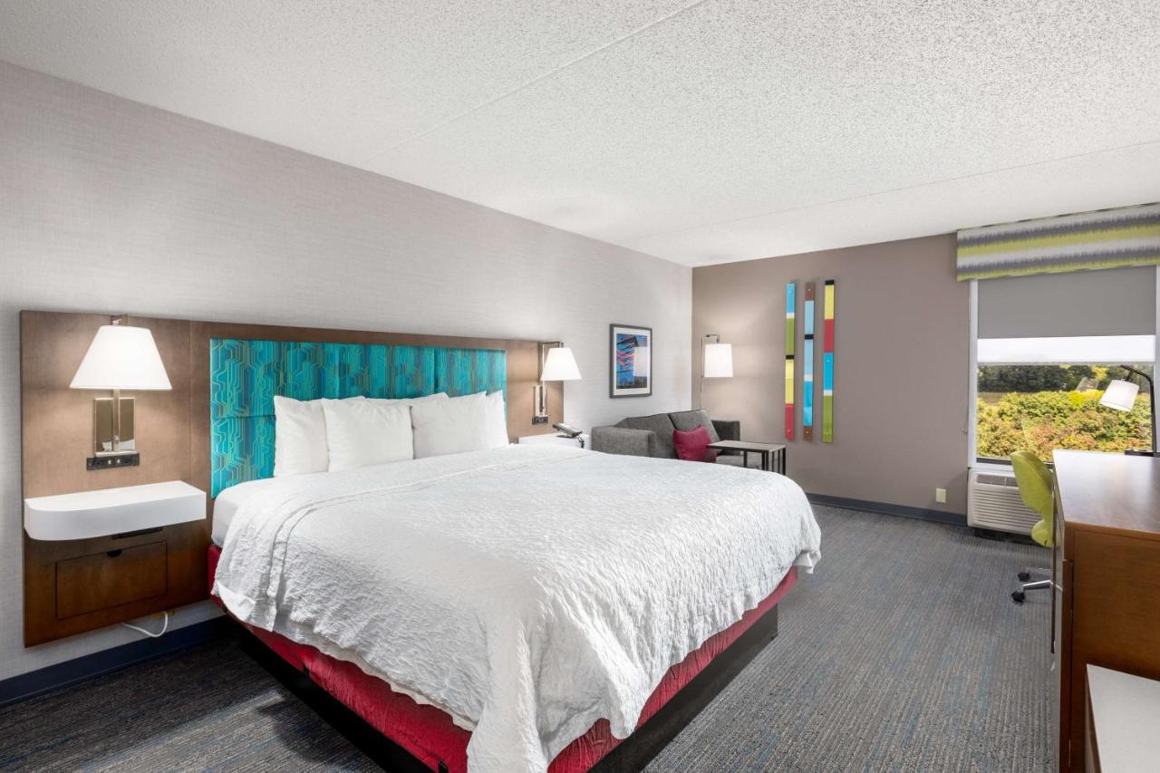 King Room with Sofa Bed - Non-Smoking at Hampton Inn Columbus/Dublin
