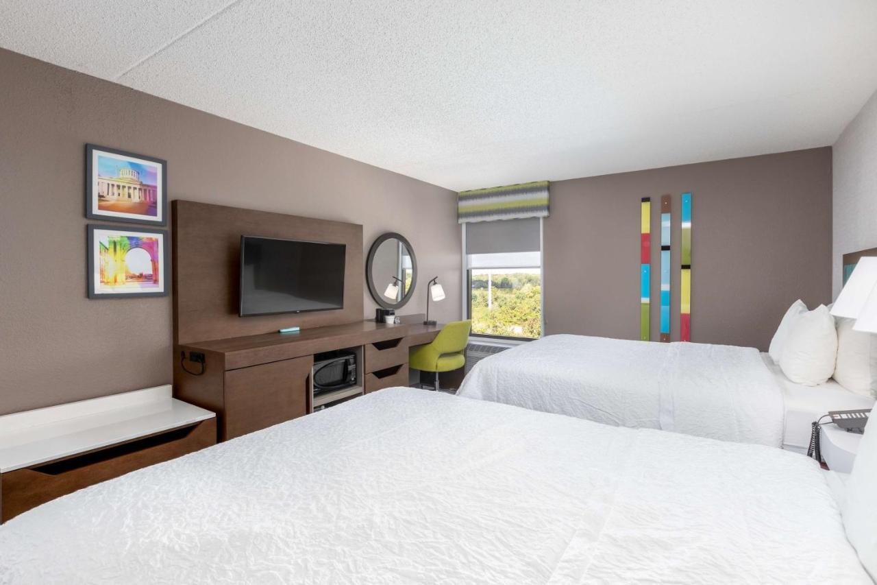 Queen Room with Two Queen Beds at Hampton Inn Columbus/Dublin