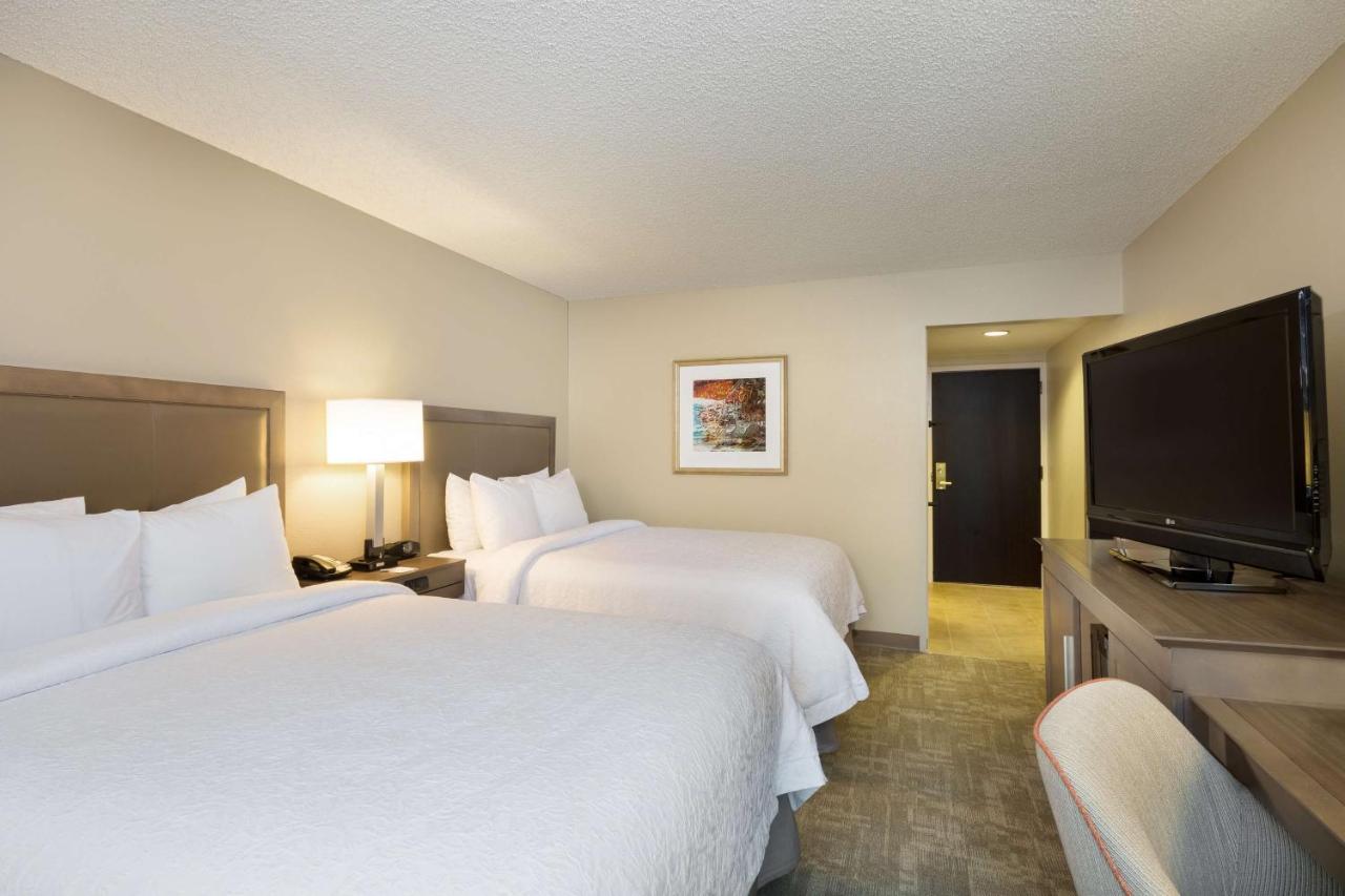 Double Room with Two Double Beds at Hampton Inn Houston-Near The Galleria