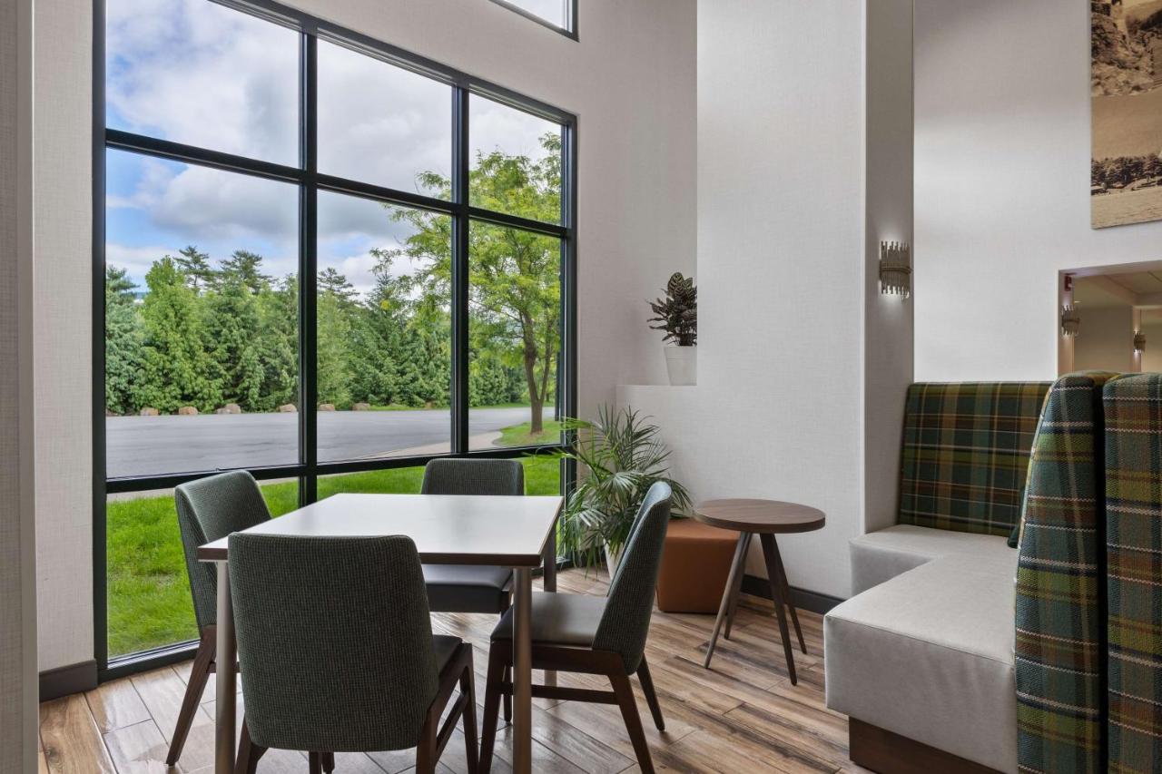 | Hampton Inn & Suites Lake George