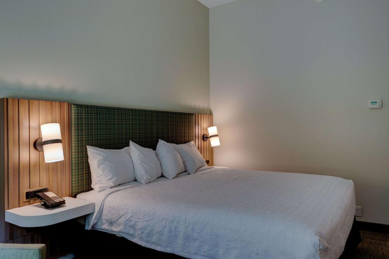 | Hampton Inn & Suites Lake George
