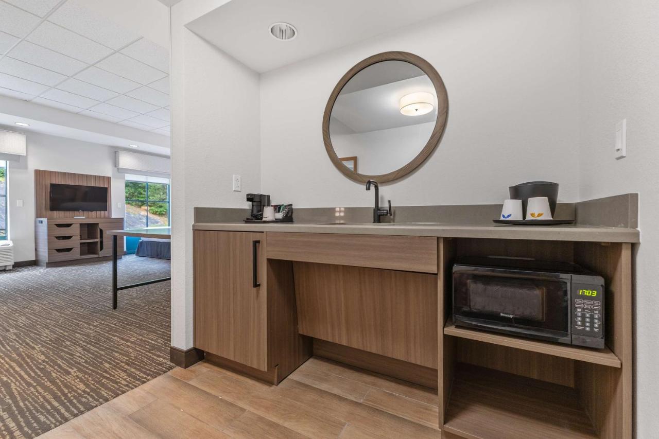  | Hampton Inn & Suites Lake George