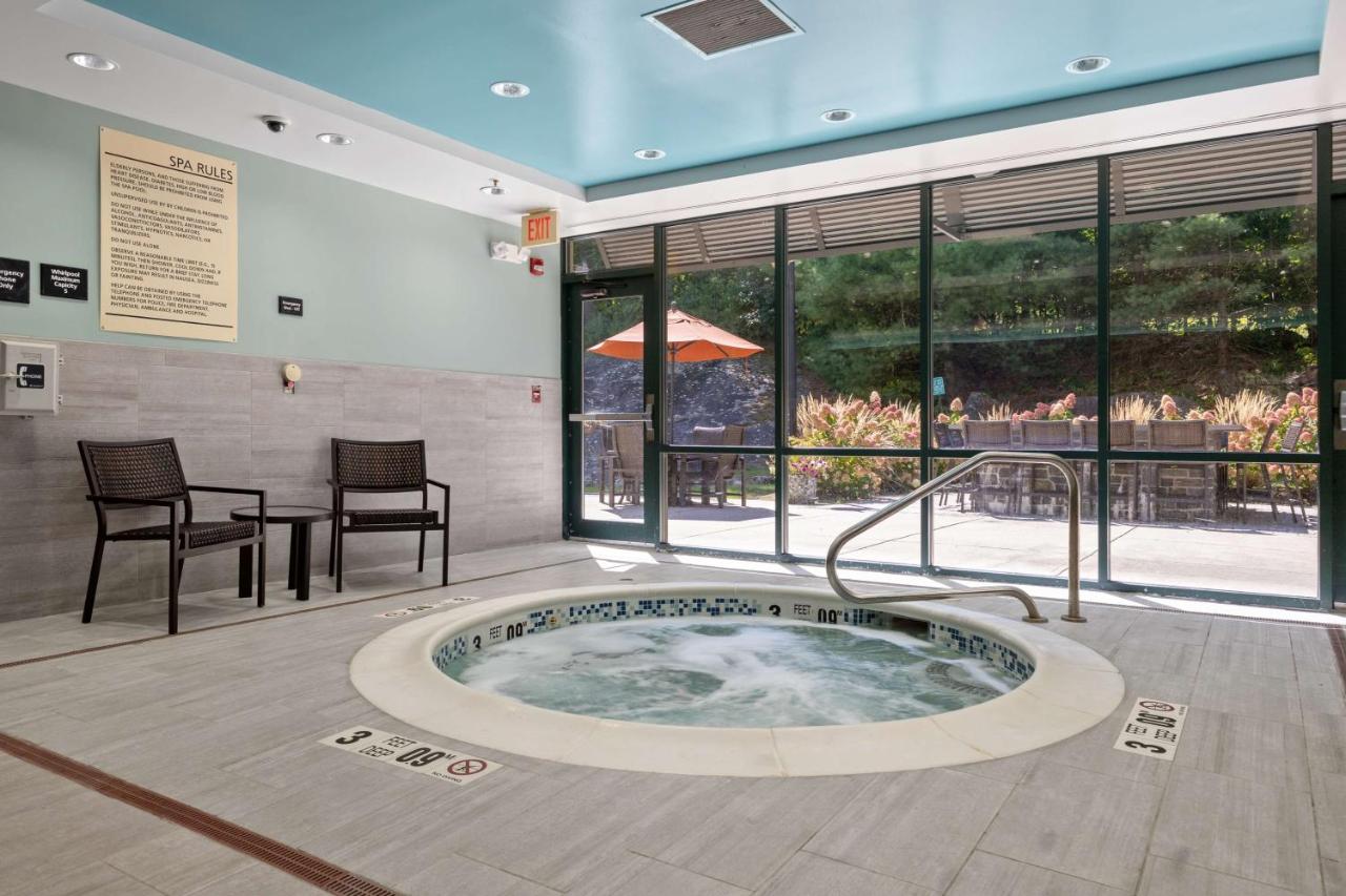 | Hampton Inn & Suites Lake George