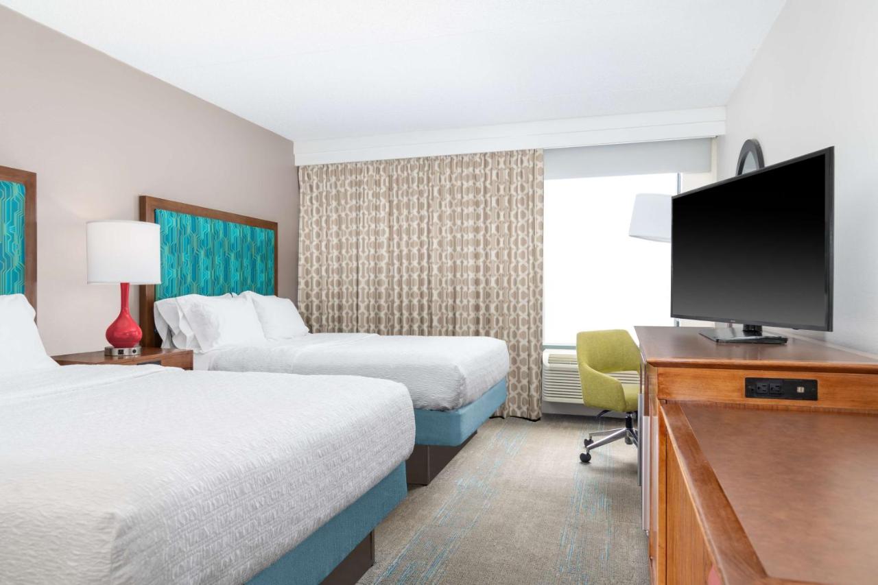 Queen Room with Two Queen Beds - Hearing Accessible/Non-Smoking at Hampton Inn Martinsburg