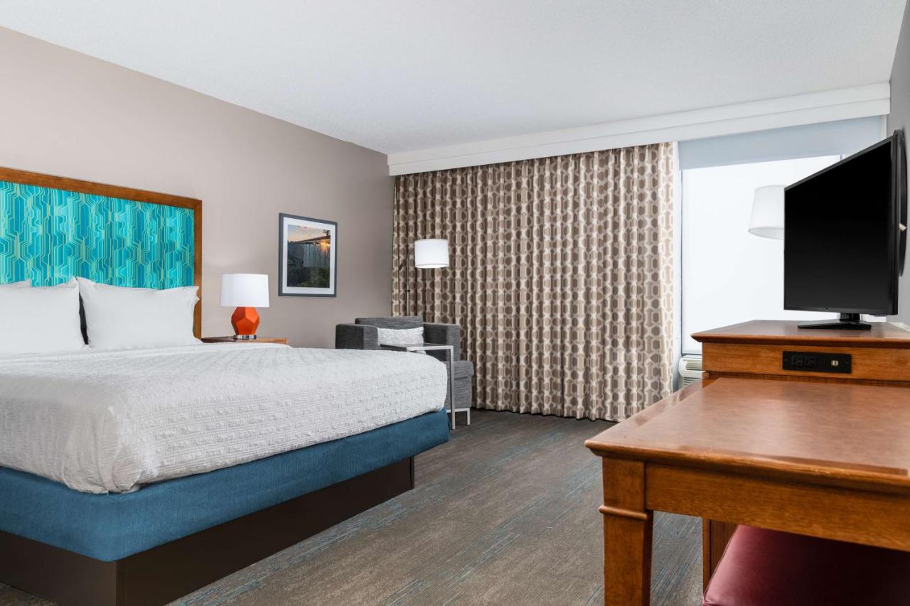King Room at Hampton Inn Martinsburg