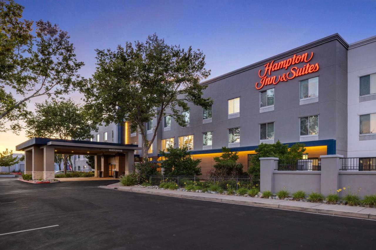 | Hampton Inn & Suites Yuba City