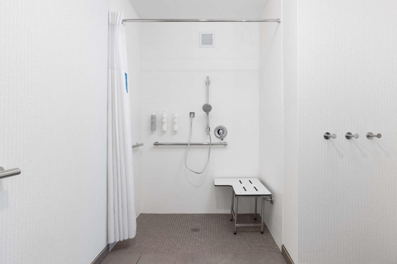 | Hampton Inn & Suites Yuba City