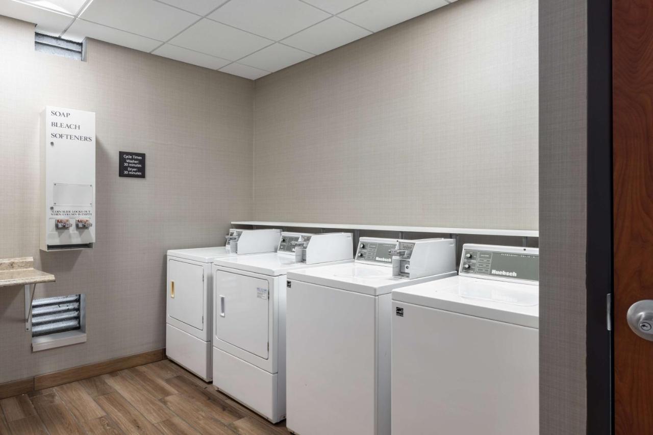 | Hampton Inn & Suites Yuba City