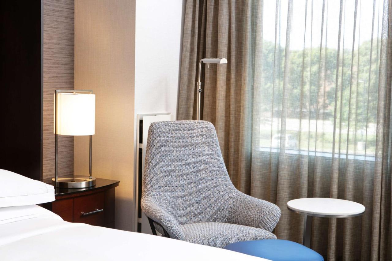 Double Room - Disability Access with Roll-in Shower at Hilton Minneapolis/Bloomington