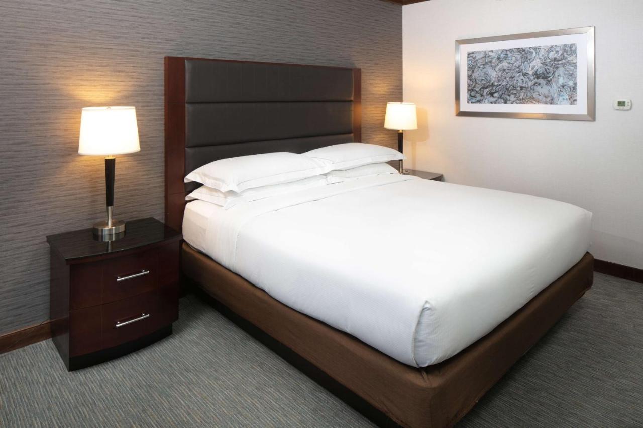 King Room at Hilton Minneapolis/Bloomington