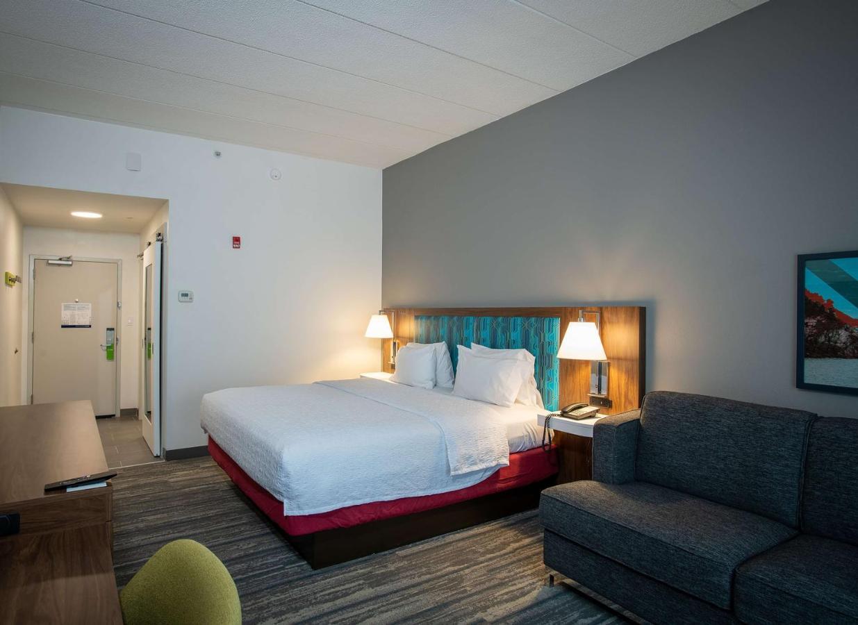 King Room with Sofa Bed - Non-Smoking at Hampton Inn Seaford