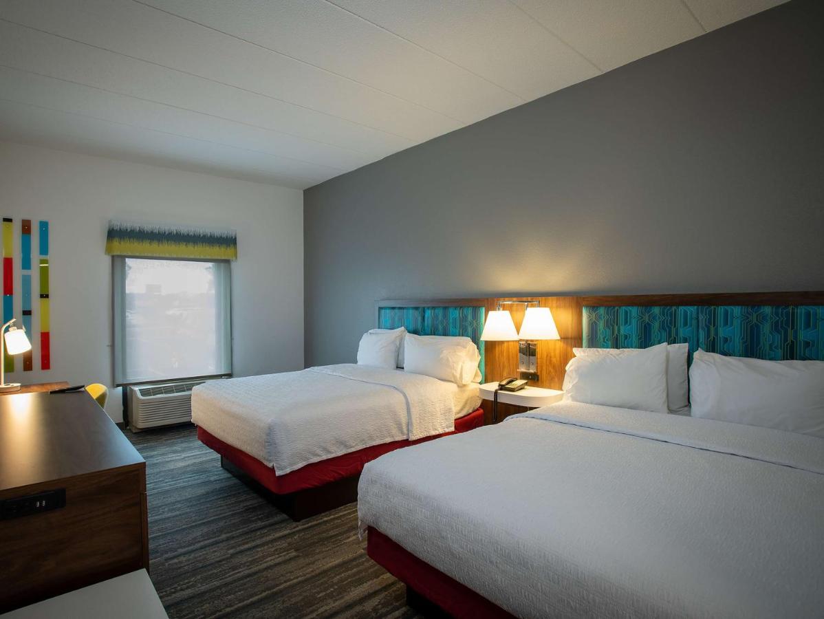 Queen Room with Two Queen Beds - Hearing Access at Hampton Inn Seaford