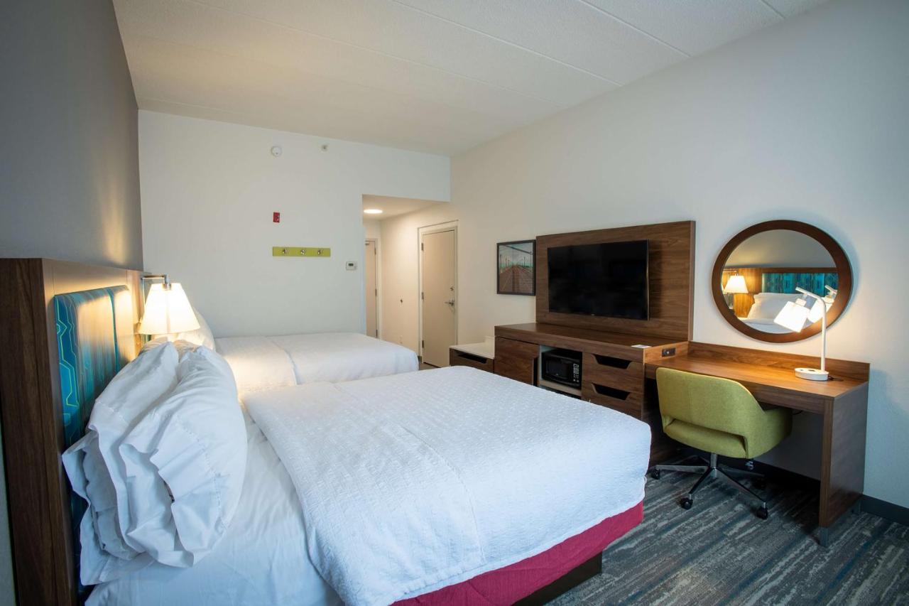Queen Room with Two Queen Beds - Hearing Access at Hampton Inn Seaford