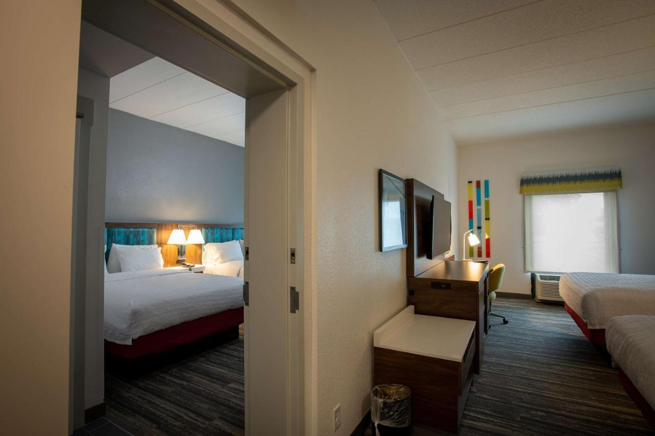Queen Room with Two Queen Beds - Hearing Access at Hampton Inn Seaford