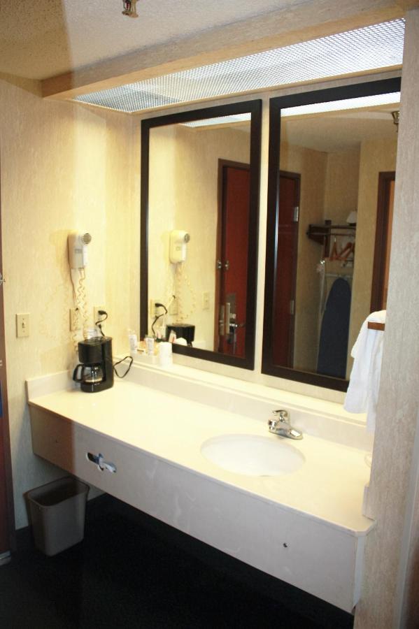King Room - Non-Smoking at Baymont by Wyndham Jonesboro