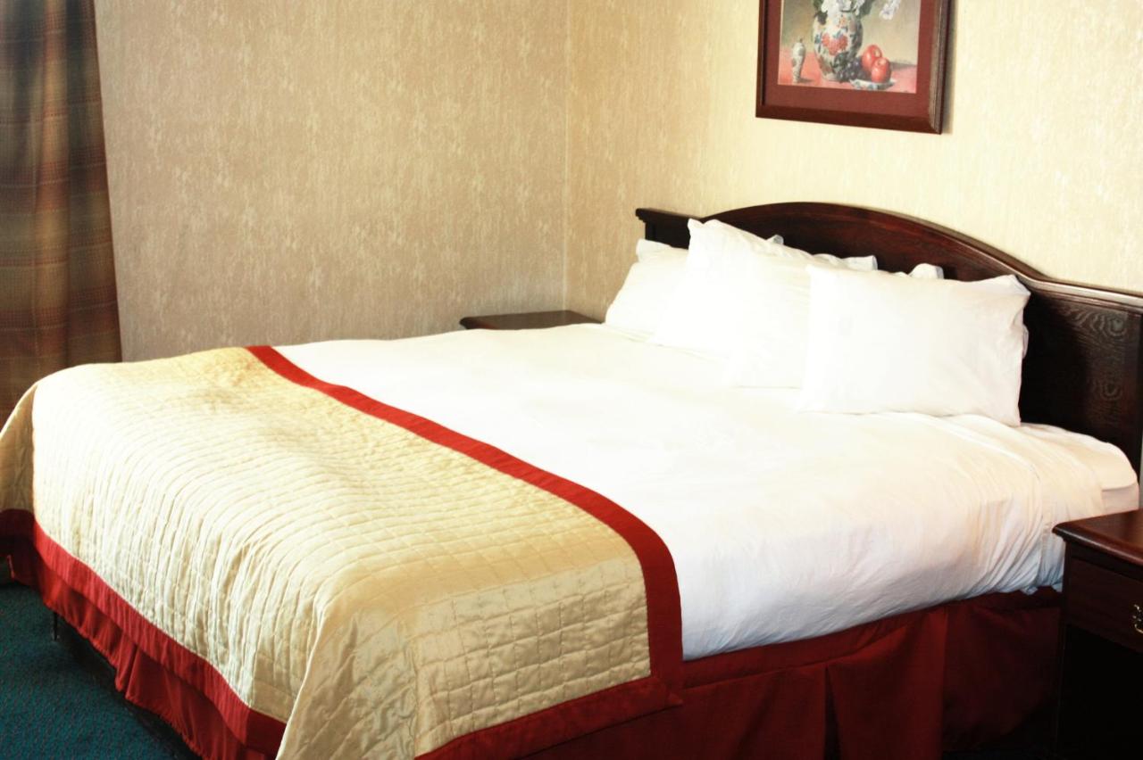 Double Room - Disability Access/Non-Smoking at Baymont by Wyndham Jonesboro