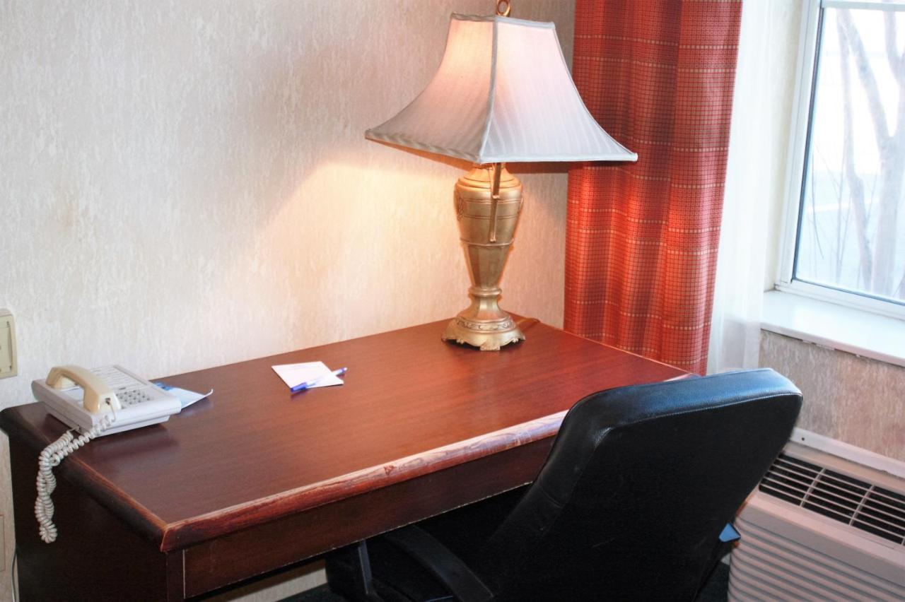 King Room - Non-Smoking at Baymont by Wyndham Jonesboro