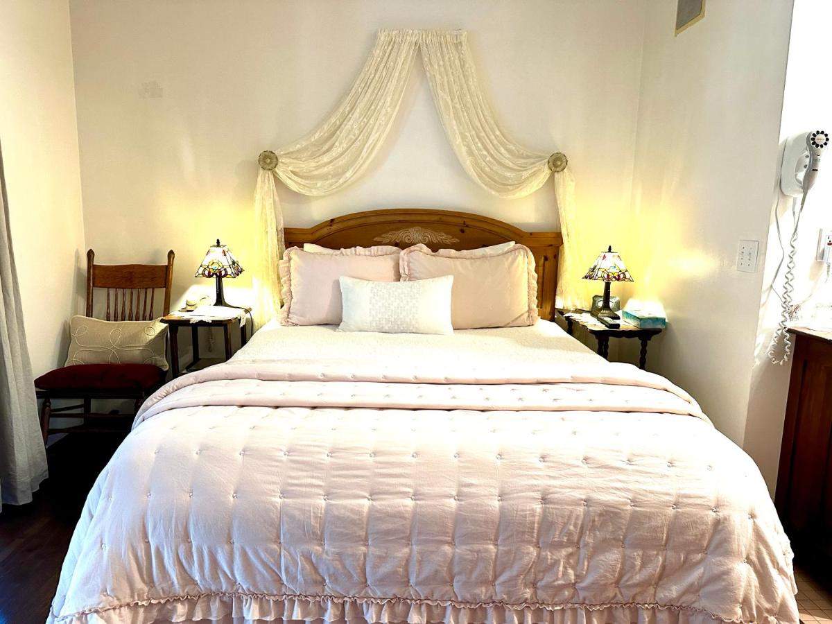 | Bath Street Inn