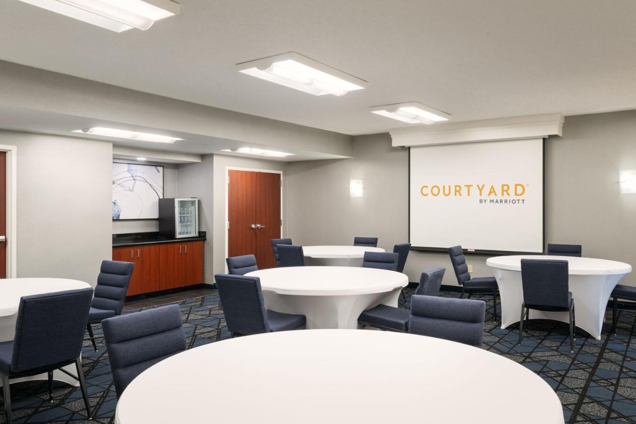  | Courtyard Melbourne West