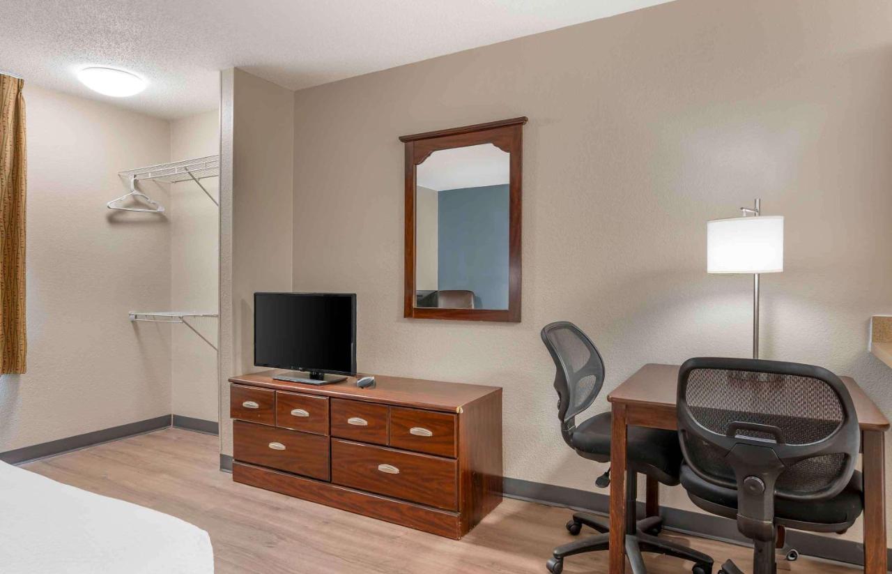 Queen Studio - Non-Smoking at Extended Stay America Suites Fort Wayne South