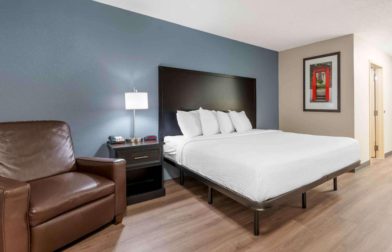 King Studio with 1 King Bed - Non-Smoking at Extended Stay America Suites Fort Wayne South