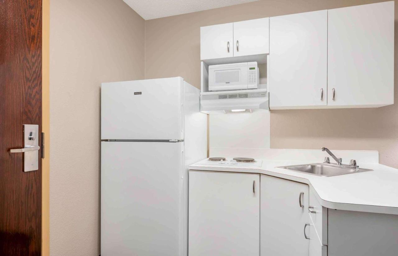 King Studio with 1 King Bed - Non-Smoking at Extended Stay America Suites Fort Wayne South