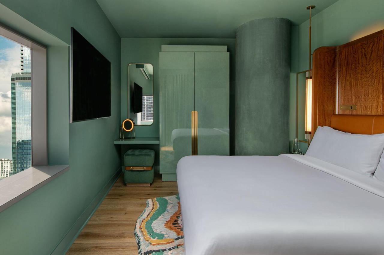 Cool Corner Suite, 1 Bedroom Suite, 1 King, Corner room at W Austin