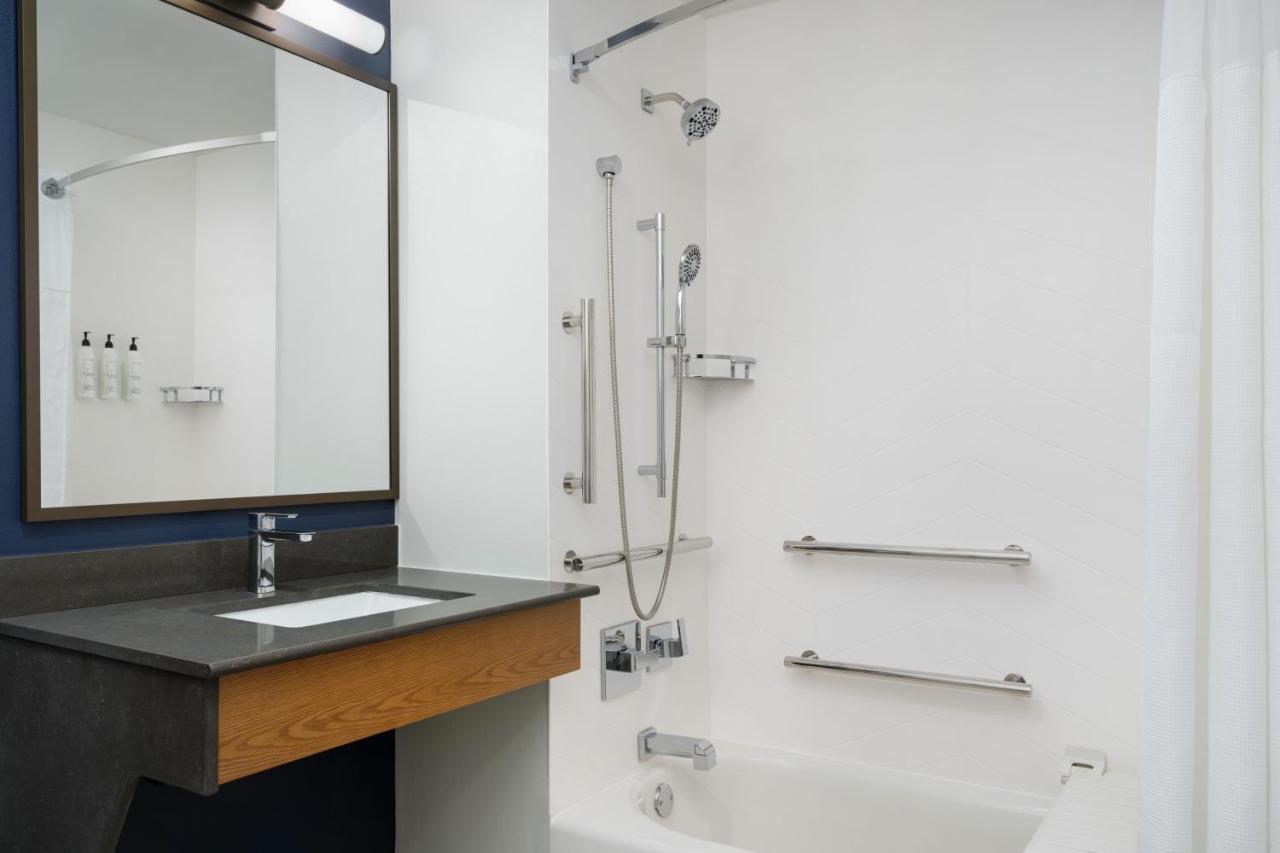 | Fairfield Inn & Suites by Marriott Bessemer
