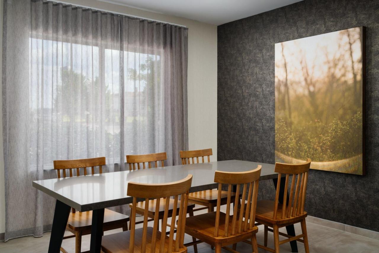 | Fairfield Inn & Suites by Marriott Bessemer