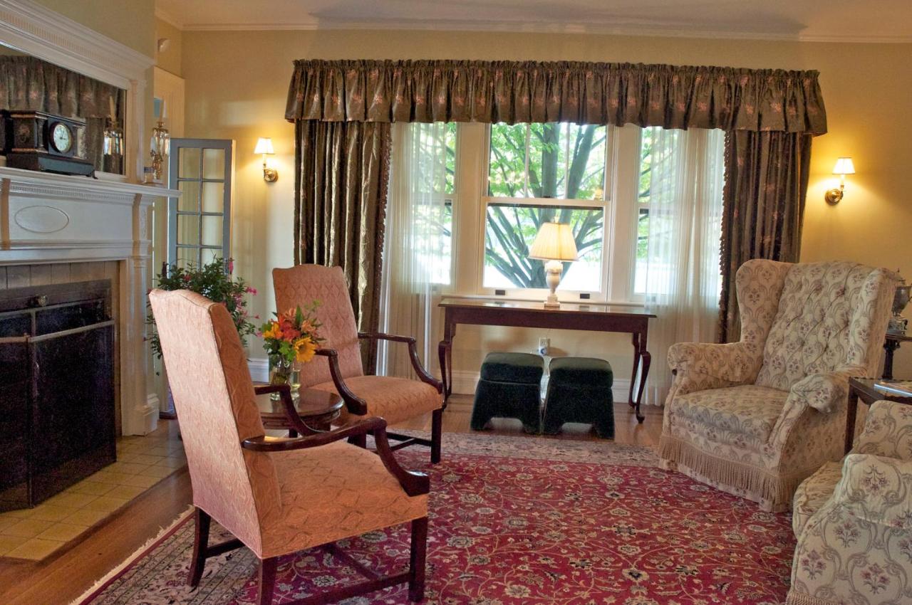  | Hilltop Inn
