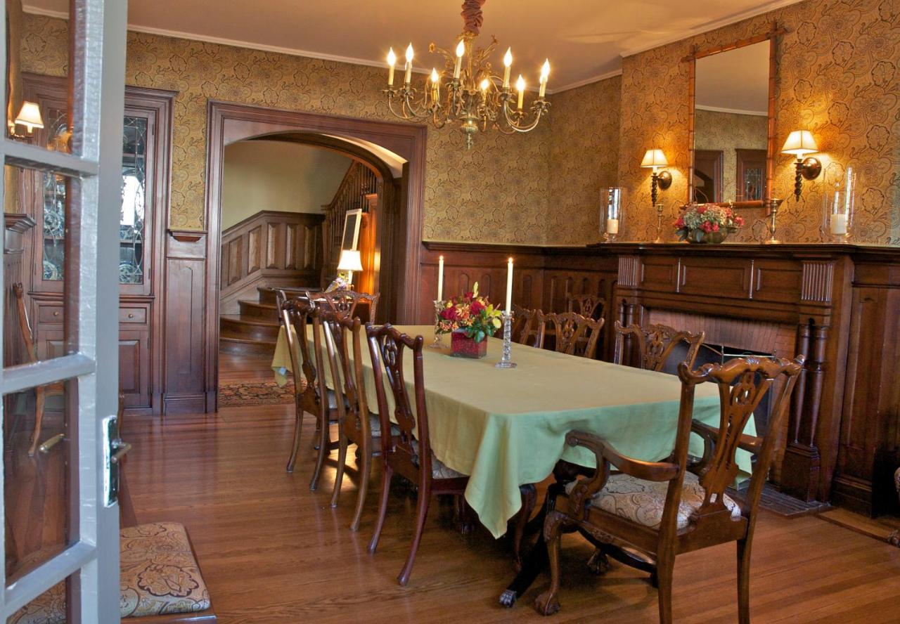 | Hilltop Inn