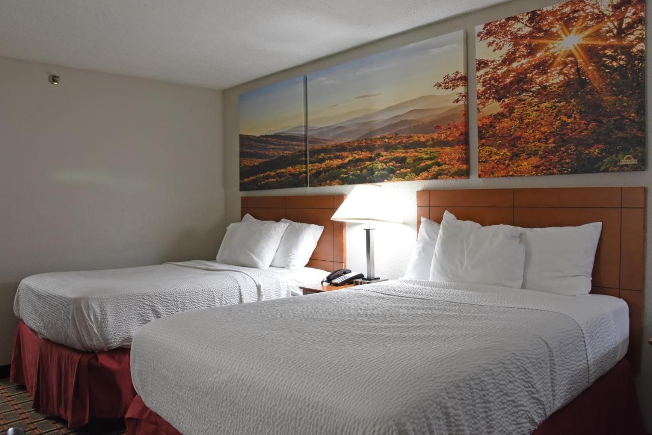 Double Room with Two Double Beds - Non-Smoking at Days Inn by Wyndham Lebanon