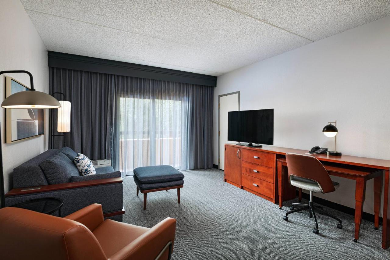 | Courtyard by Marriott San Antonio Medical Center