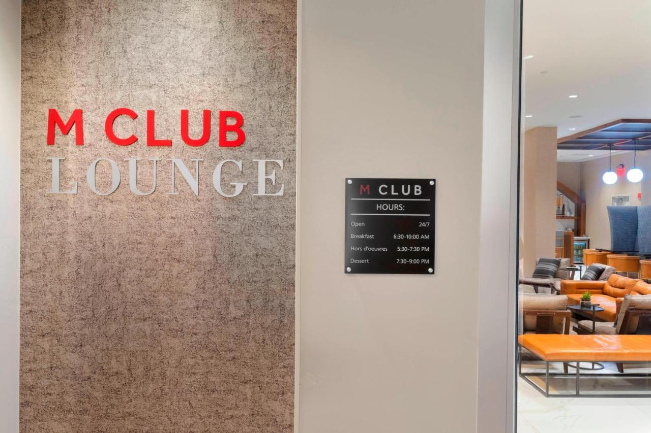 Concierge level, Guest room, 1 King at Atlanta Marriott Northeast/Emory Area