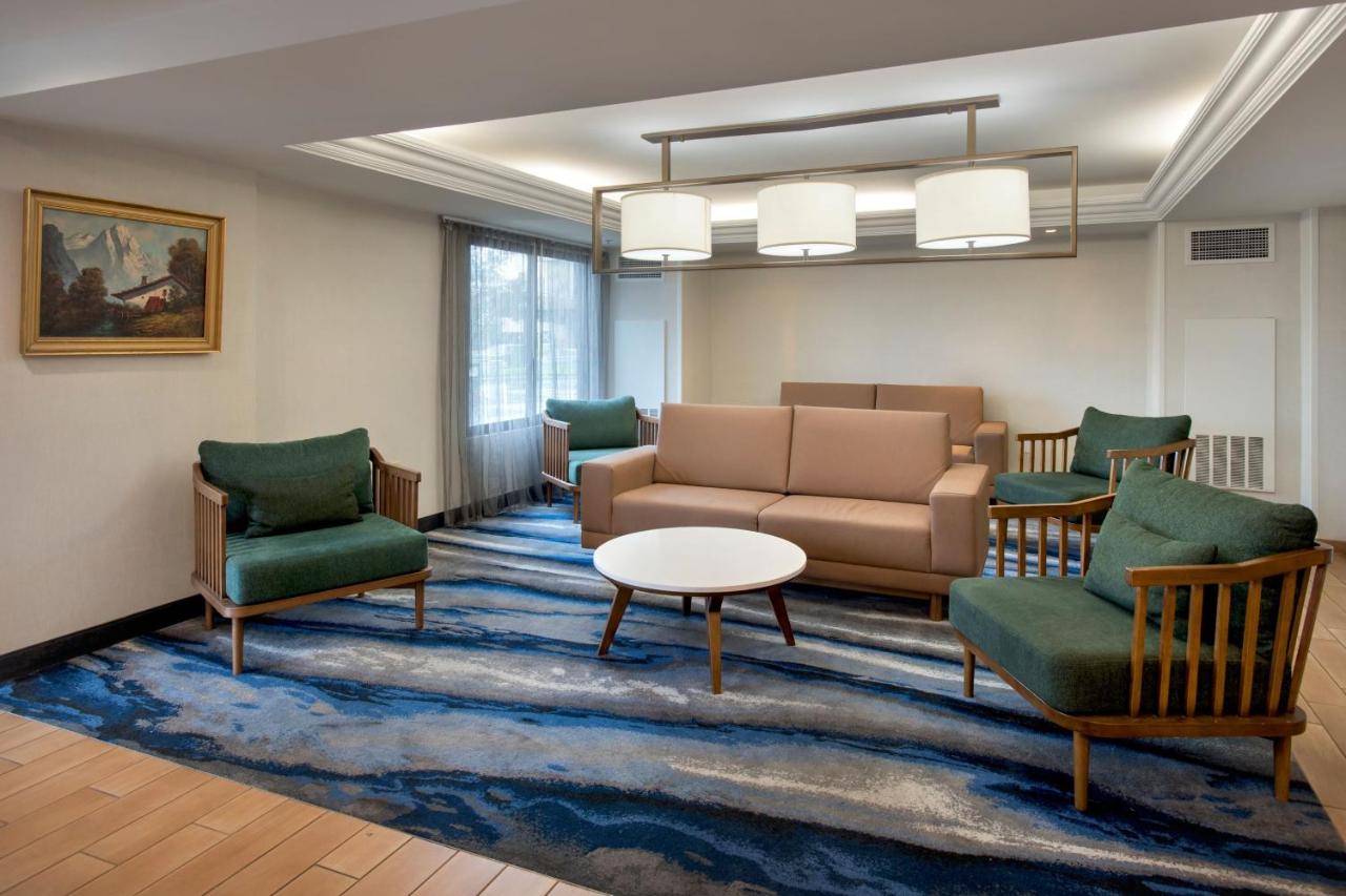 | Fairfield Inn Rochester Airport