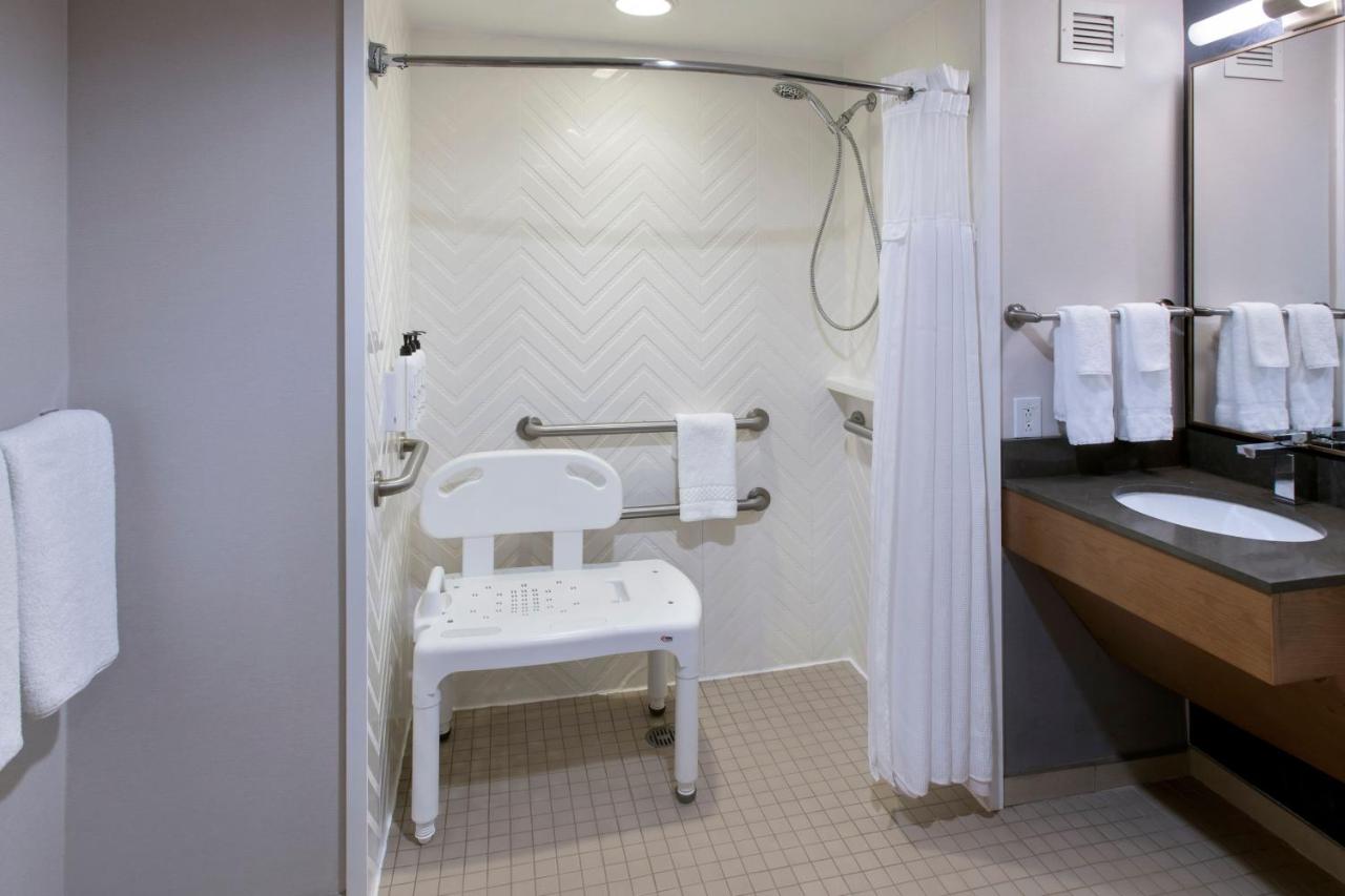 | Fairfield by Marriott Rochester Henrietta/University Area