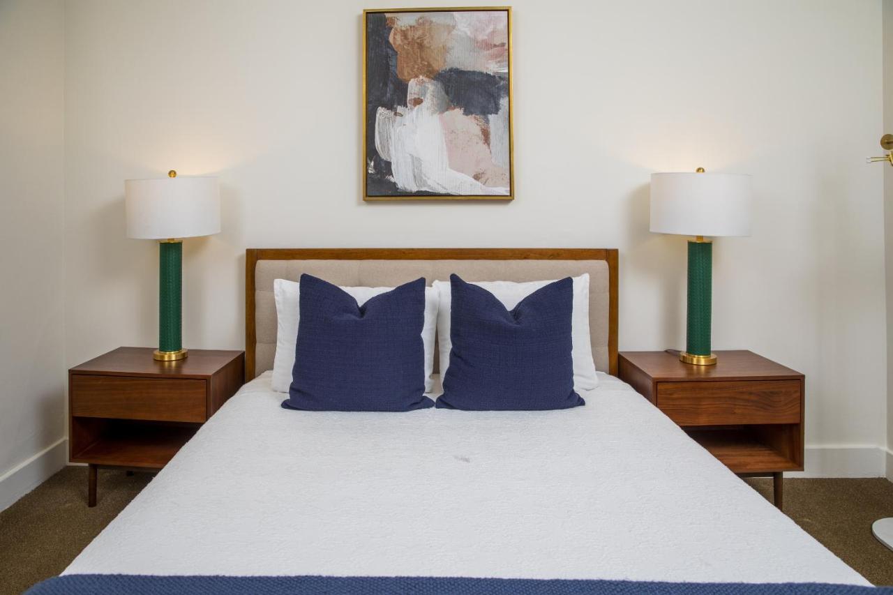 Standard Queen Room at Washington Square Inn