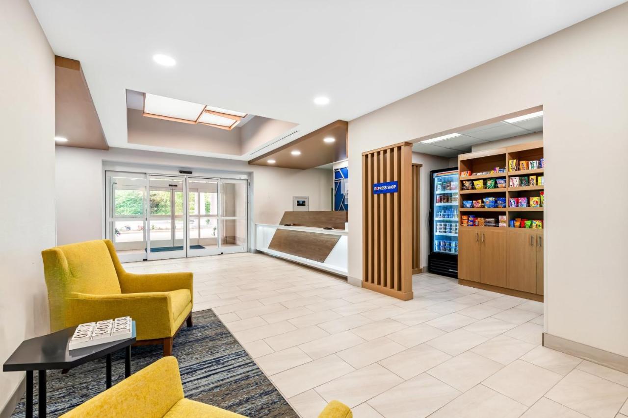 | Holiday Inn Express & Suites Sylva / Dillsboro, an IHG Hotel