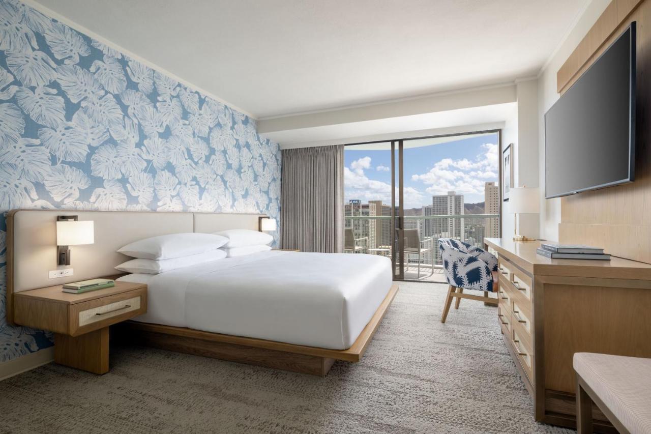 Tower City King, Guest room, 1 King, City view at Sheraton Princess Kaiulani Waikiki Beach