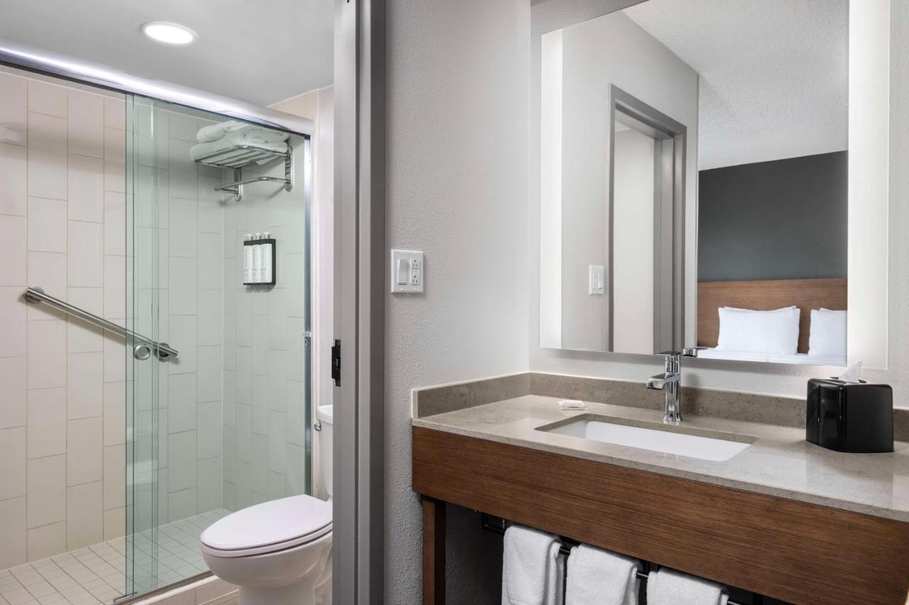 King Bed High Floor with Sofa Bed at Hyatt Place Nashville/Hendersonville