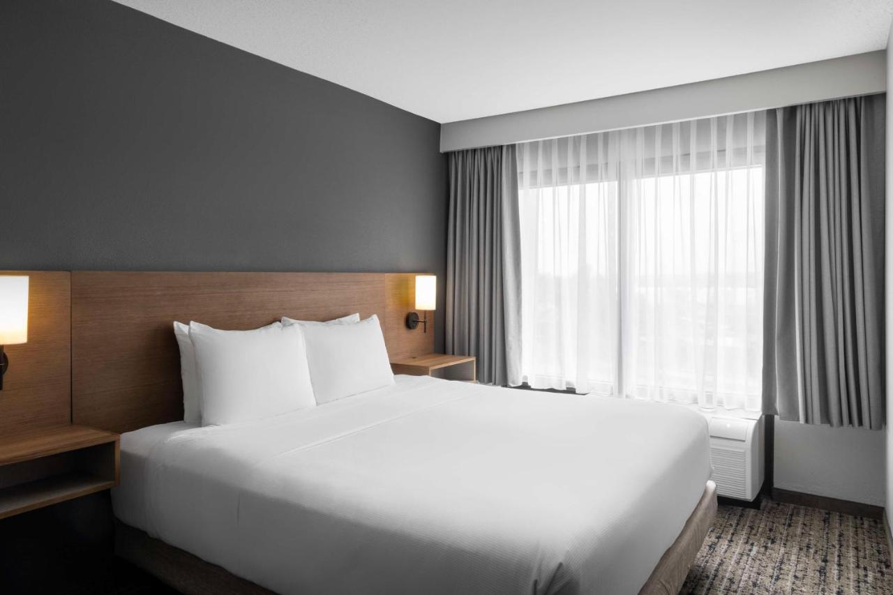 King Room with Bathtub - Disability Access at Hyatt Place Tempe Phoenix Airport