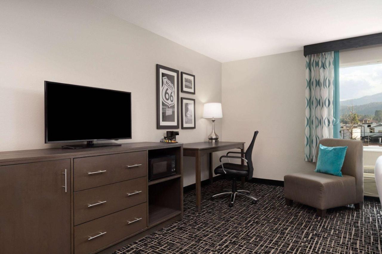 Queen Room with Two Queen Beds - Mobility Access/Non-Smoking at La Quinta Inn & Suites by Wyndham Williams-Grand Canyon Area