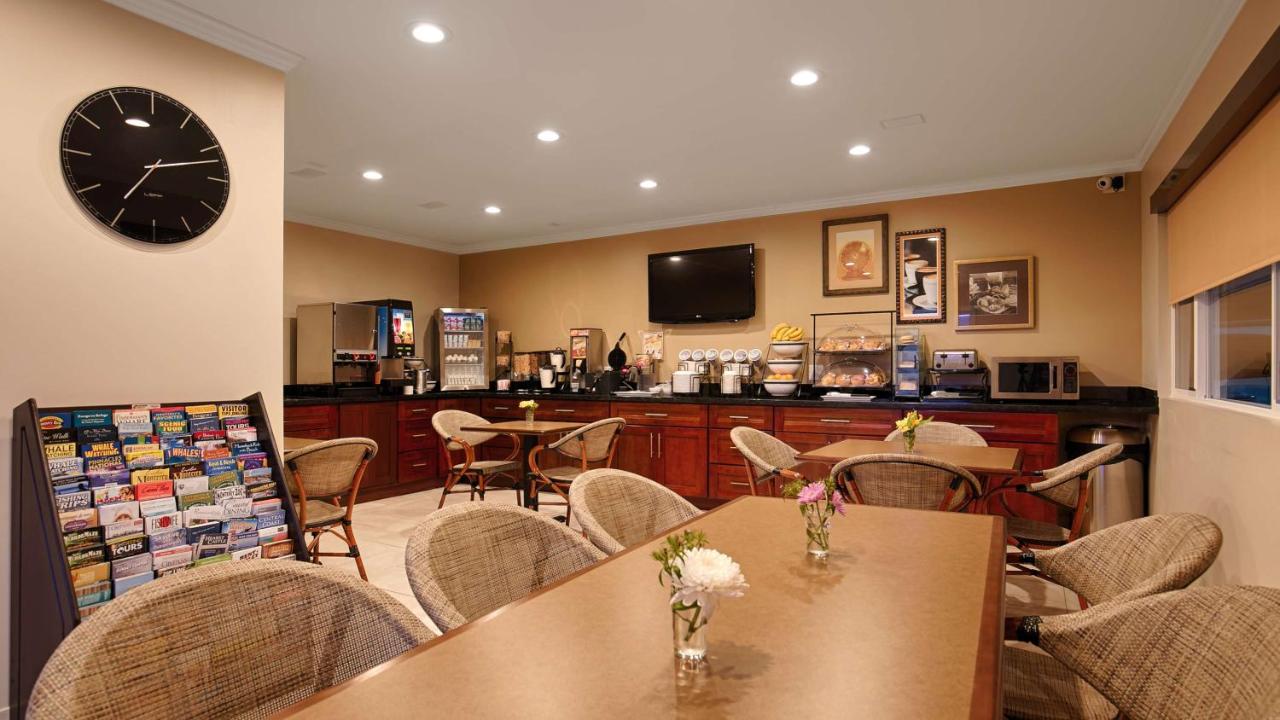 | Best Western The Inn & Suites Pacific Grove