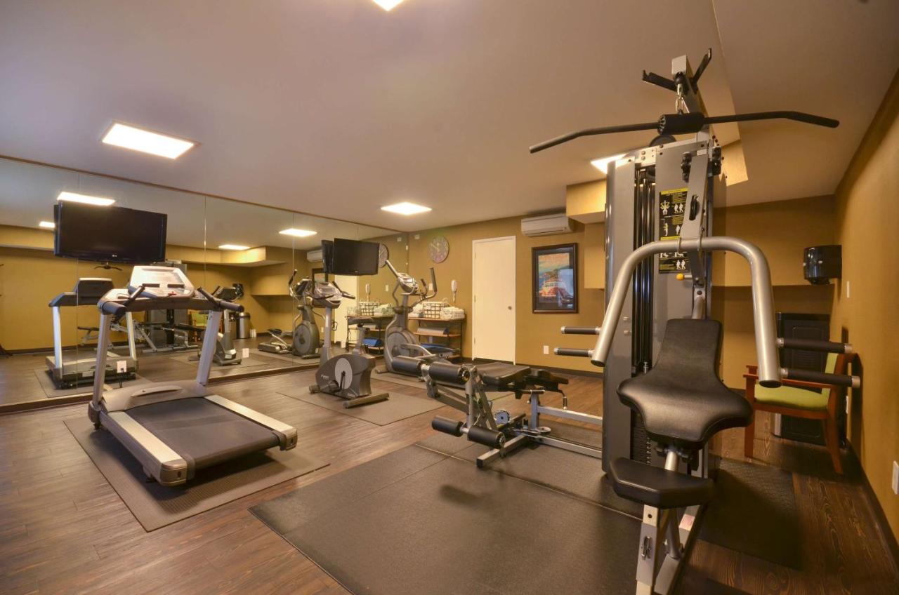 | Best Western The Inn & Suites Pacific Grove