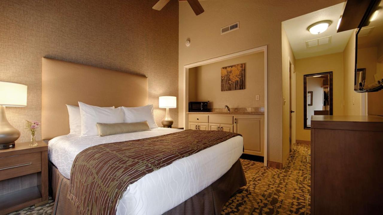 Family Room - Non-Smoking at Best Western The Inn & Suites Pacific Grove